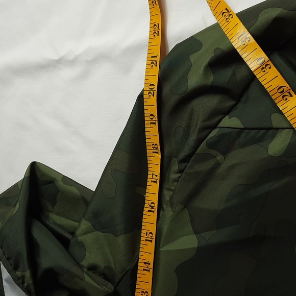 Camouflage Windbreaker - Size M - New With Tags - Picture 4 of 11
